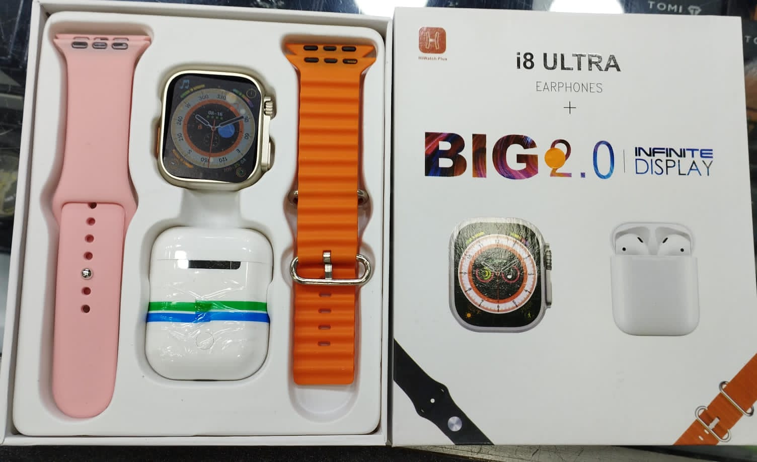 I8 Ultra Smart Watch (random color)